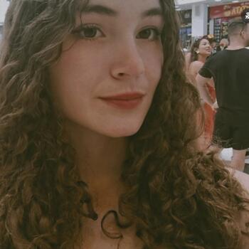 Babysitter in Poços de Caldas: Bianca