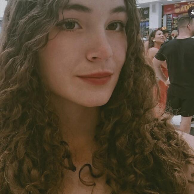 Babysitter in Poços de Caldas: Bianca