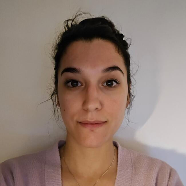 Baby-sitter in Montréal: Emmeline