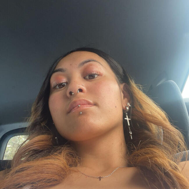 Babysitter in Porirua: Monique