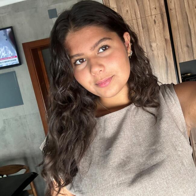 Babysitter em Évora: Isabela