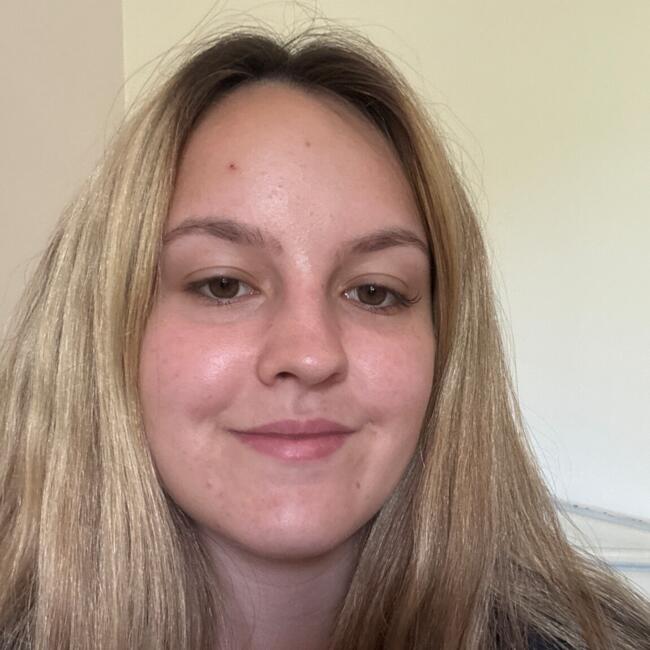 Babysitter in Bordeaux: Olivia