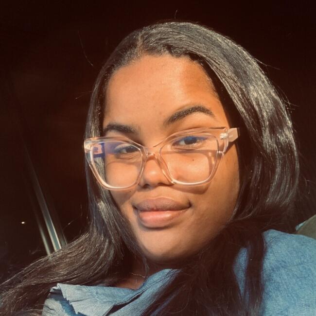 Babysitter in Conceição da Feira: Sarah