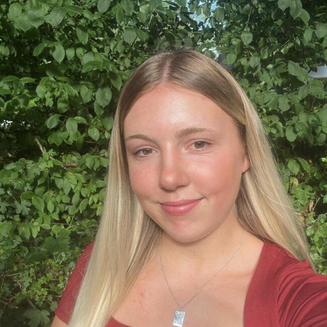 Babysitter in Siegen: Nadine