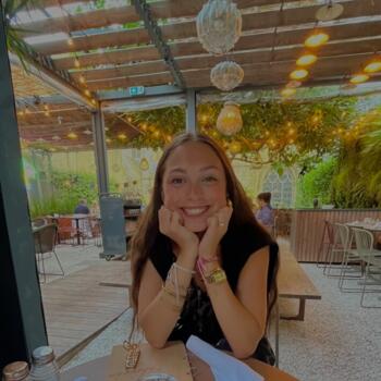 Babysitter in Châteaugiron: Louane