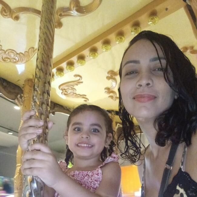 Emprego de babá em Vila Valqueire: ANGÉLICA