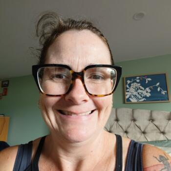 Babysitter in Porirua: Elizabeth