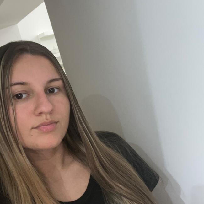 Babysitter in Balaruc-le-Vieux: Jade