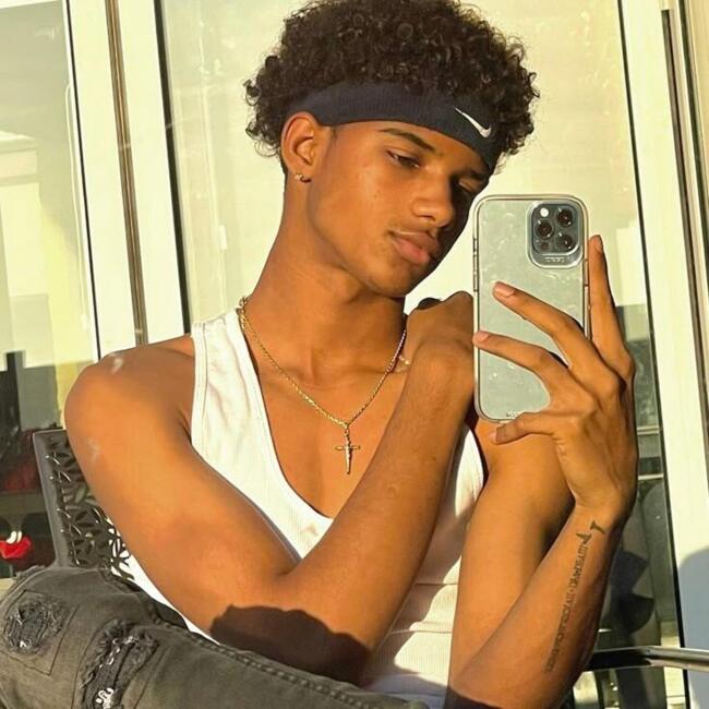 جليسة أطفال في الرياض: Fredo