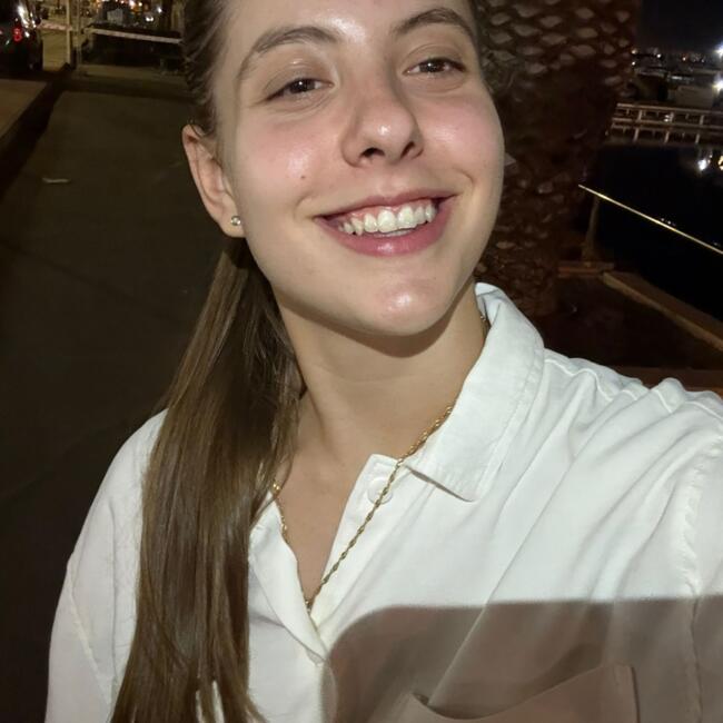 Canguro en Vélez-Málaga: Lorena