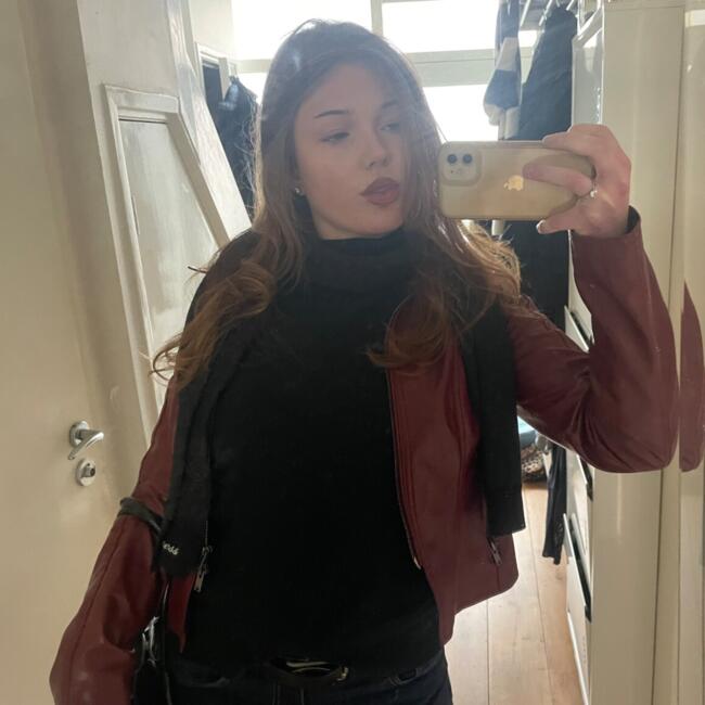 Babysitter in Heiloo: Yalisa