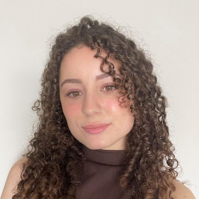 Babysitter in Vaux-sur-Seine: Irina