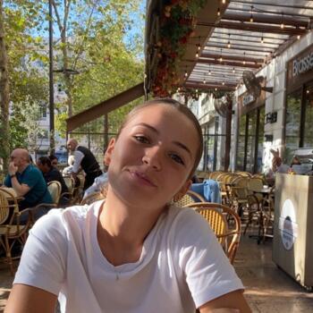 Babysitter in Nice: Jade