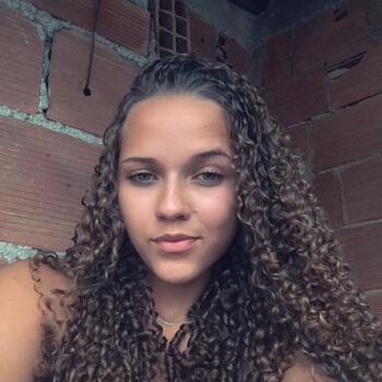 Babá em Niterói: Emilly