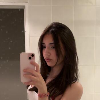 Babysitter in Joinville-le-Pont: Lisa