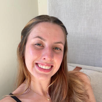 Babysitter in Novo Hamburgo: Larissa
