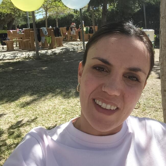 Babysitter in Alicante: Valeria