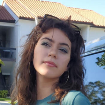 Babysitter in Pompano Beach: Gabriela