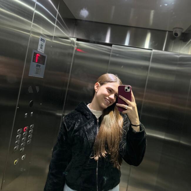 Babysitter in Cork: Laura