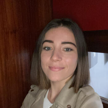 Babysitter em Faro: Lola