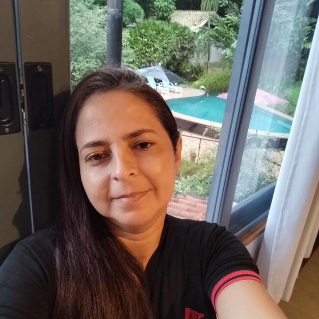 Babá em Guapimirim: Eliane