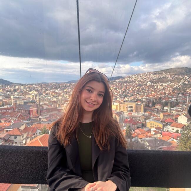 Babysitter in Birmingham: Emma