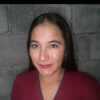 Babysitter in Santa Elena: Laura