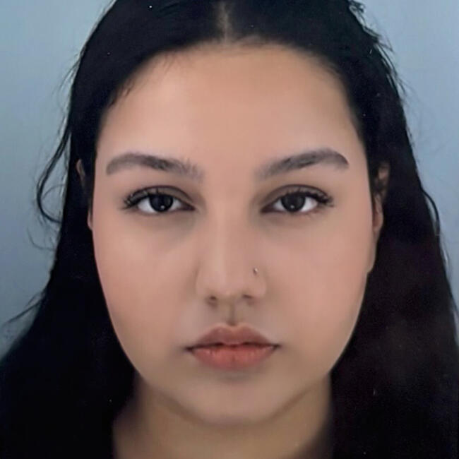 Babysitter in Louvres: Soraya