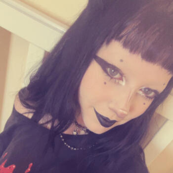 Babysitter in Nelson: Mickey