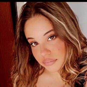Babysitter a Giugliano: Emanuela