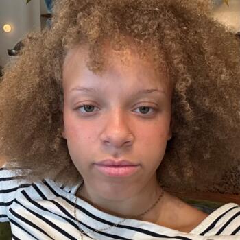 Babysitter in Levallois-Perret: Zoe