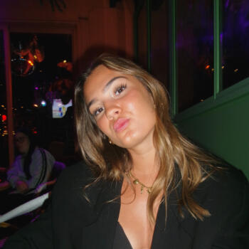 Babysitter in Bretteville-sur-Odon: Lou