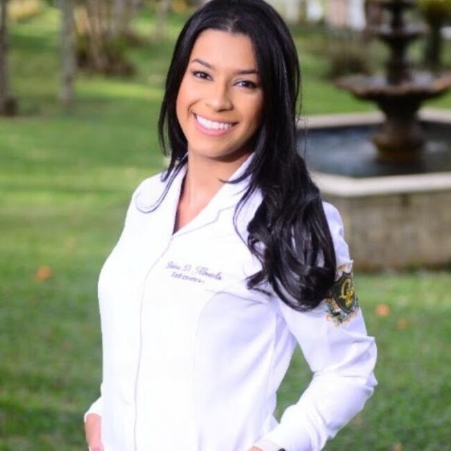 Babysitter in Barbacena: Raissa