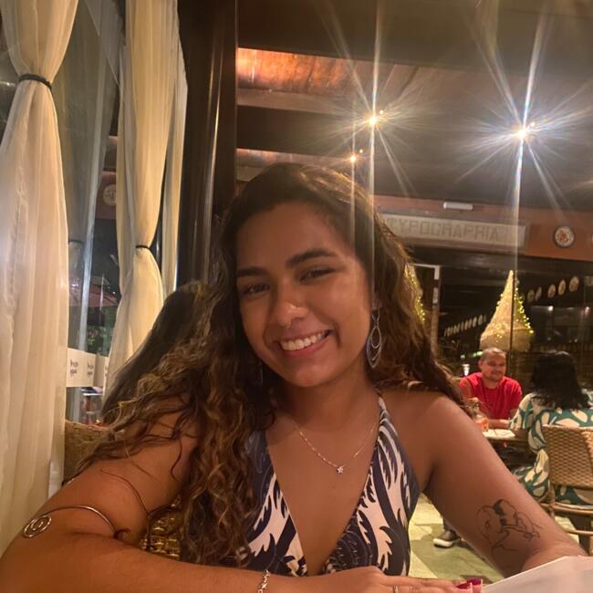 Babysitter in Duque de Caxias: Júlia