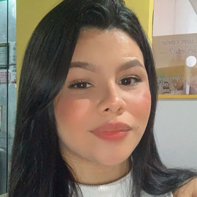 Babá em Belém: Aaline