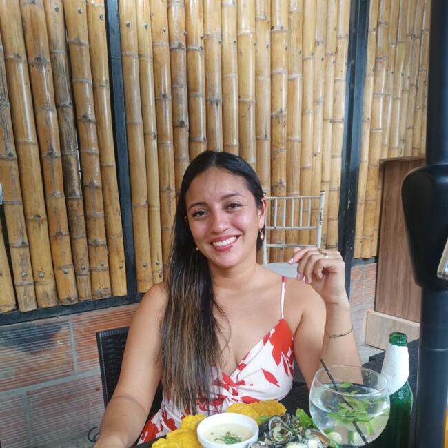 Babysitter in Manta: Lcda Angie Macias