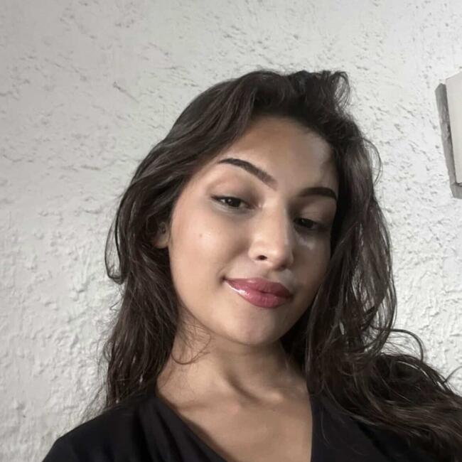 Babysitter in Mongaguá: Ana