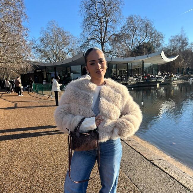 Babysitter in Boulogne-Billancourt: Chaima