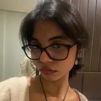 Babysitter Virār: Pooja