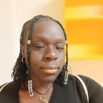 Babysitter in Coimbra: Nasira