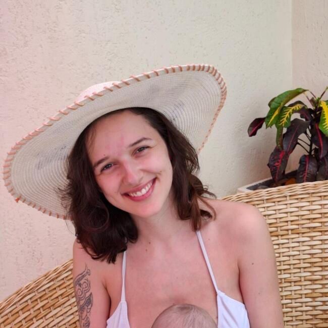 Babysitter in Petrópolis: Lucia