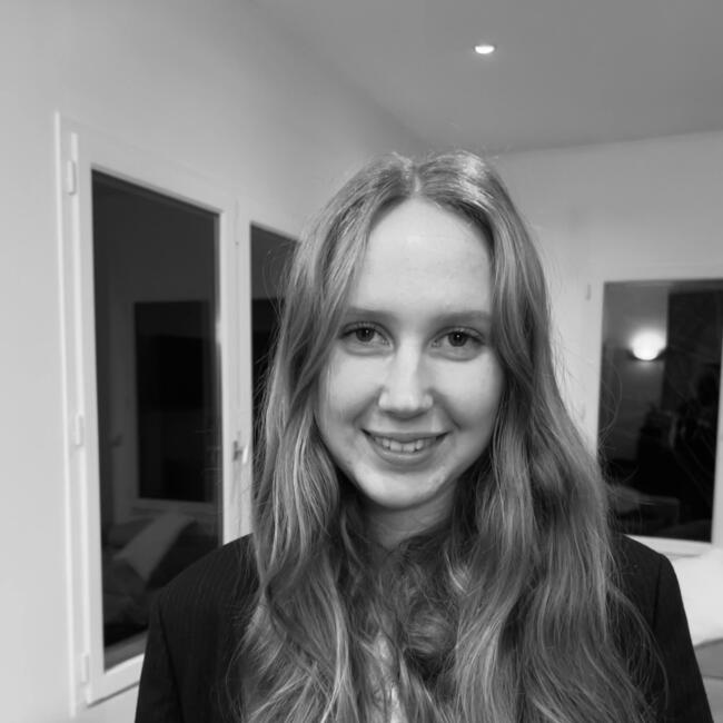 Babysitter in Issy-les-Moulineaux: Sarah