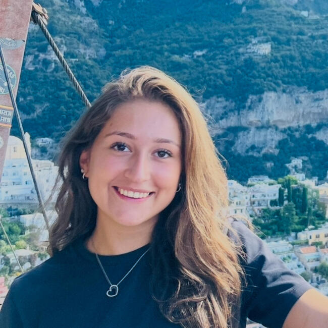 Babysitter in Roissy-en-Brie: Thania