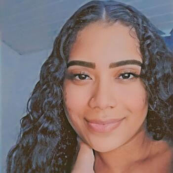 Babá São Luís: Hellen