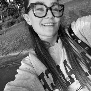 Babysitter in Mios: Maxine