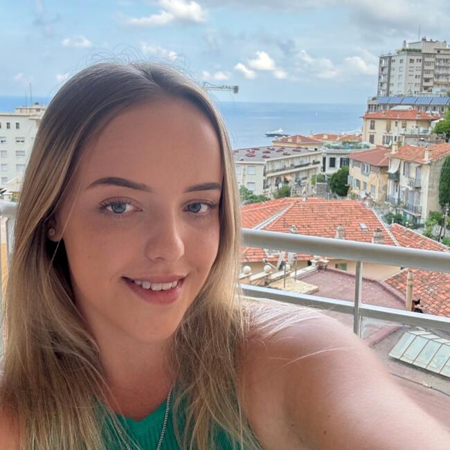 Bonă în Rockingham: Abby