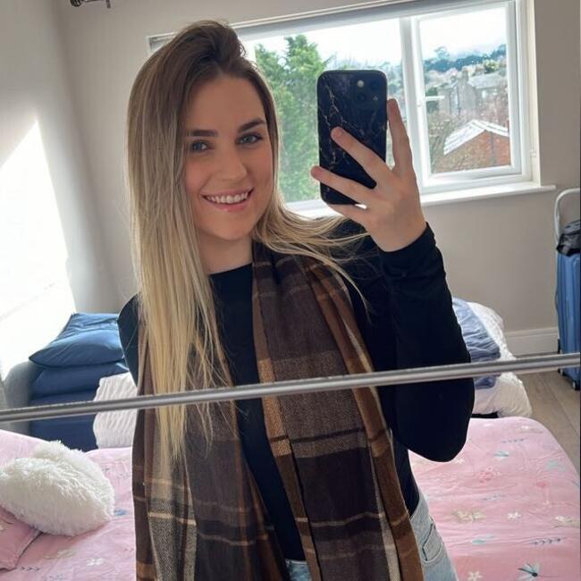 Babysitter in Dún Laoghaire: Cindy