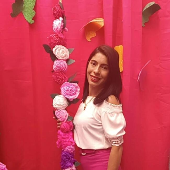 Babysitter in Recanto das Emas: Carla