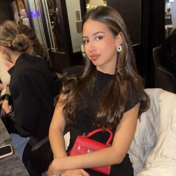 Babysitter in Le Plessis-Robinson: Elya