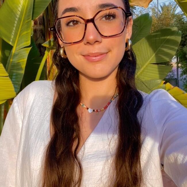 Babysitter in Seville: Alba